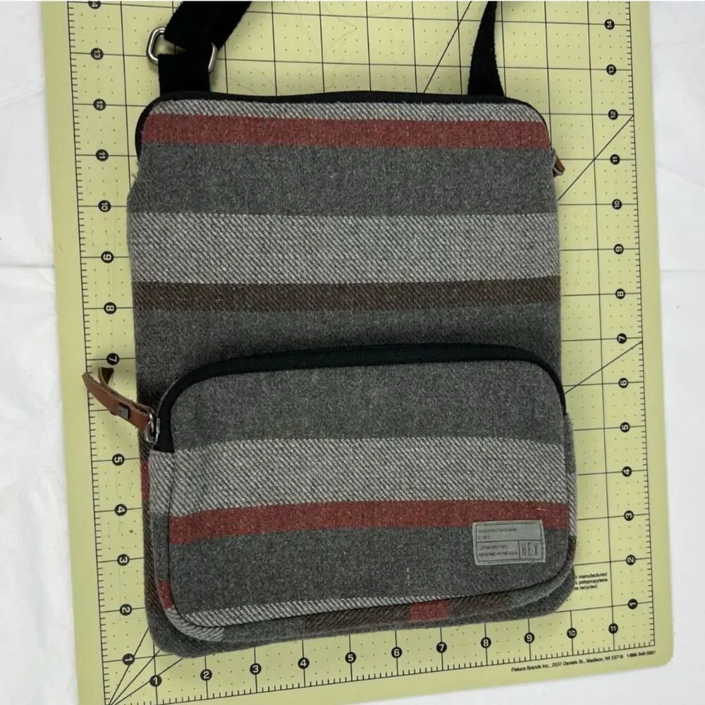 HEX Westmore Crossbody Sling Bag Gray Red Striped Padded iPad/tablet bag
